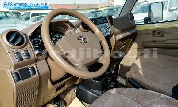 Acheter Import Voiture Toyota Land Cruiser Beige à Import - Dubai, Ali Sabieh Region Acheter Import Voiture Toyota Land Cruiser Beige à Import - Dubai, Ali Sabieh Region