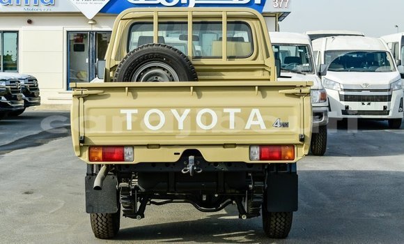 Acheter Import Voiture Toyota Land Cruiser Beige à Import - Dubai, Ali Sabieh Region Acheter Import Voiture Toyota Land Cruiser Beige à Import - Dubai, Ali Sabieh Region