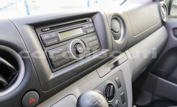 Acheter Import Voiture Nissan Urvan Blanc à Import - Dubai, Ali Sabieh Region Acheter Import Voiture Nissan Urvan Blanc à Import - Dubai, Ali Sabieh Region