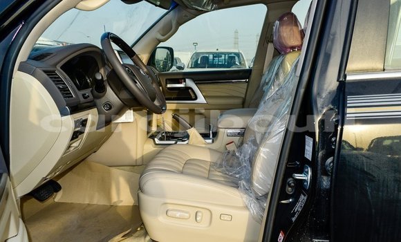 Acheter Import Voiture Toyota Land Cruiser Noir à Import - Dubai, Ali Sabieh Region Acheter Import Voiture Toyota Land Cruiser Noir à Import - Dubai, Ali Sabieh Region
