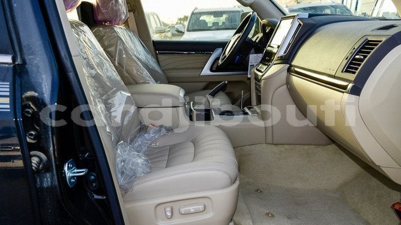 Big with watermark toyota land cruiser ali sabieh region import dubai 3186