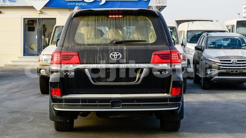 Big with watermark toyota land cruiser ali sabieh region import dubai 3186