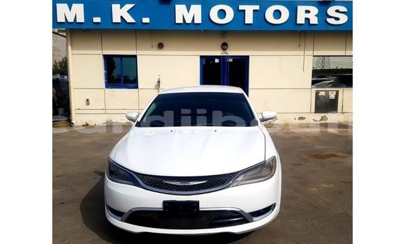 Acheter Import Voiture Chrysler 200 Blanc à Import - Dubai, Ali Sabieh Region