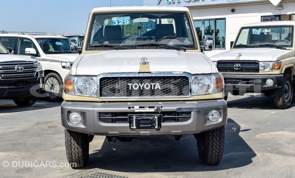 Acheter Import Voiture Toyota Land Cruiser Beige à Import - Dubai, Ali Sabieh Region Acheter Import Voiture Toyota Land Cruiser Beige à Import - Dubai, Ali Sabieh Region