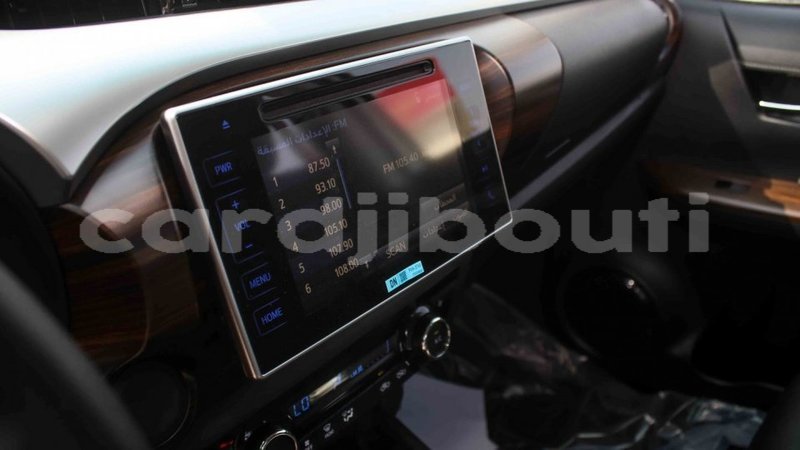 Big with watermark toyota hilux ali sabieh region import dubai 3196