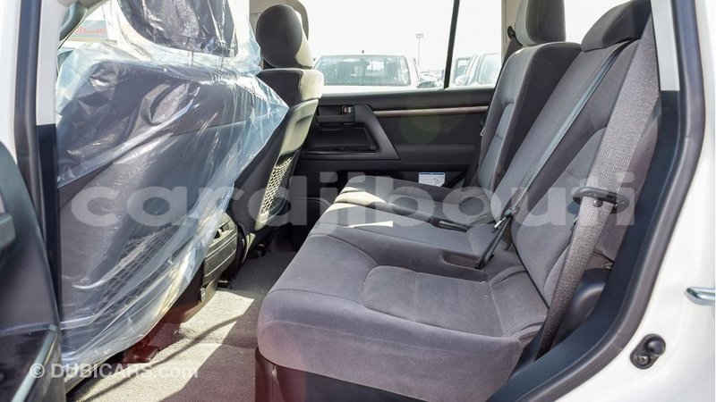 Big with watermark toyota land cruiser ali sabieh region import dubai 3197