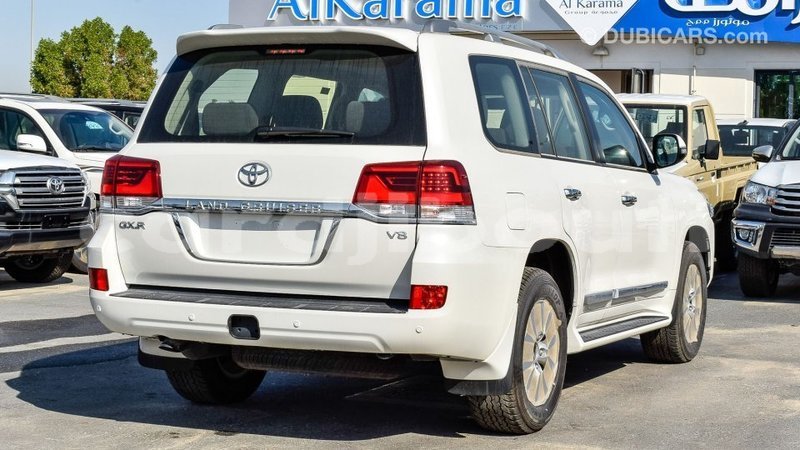 Big with watermark toyota land cruiser ali sabieh region import dubai 3197