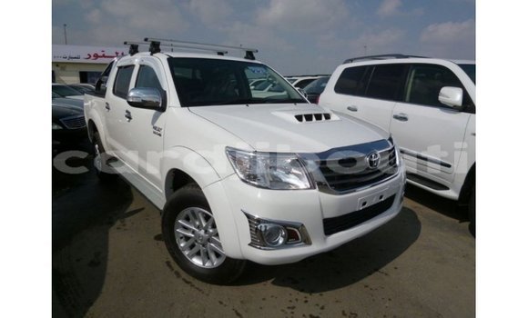 Acheter Import Voiture Toyota Hilux Blanc à Import - Dubai, Ali Sabieh Region Acheter Import Voiture Toyota Hilux Blanc à Import - Dubai, Ali Sabieh Region