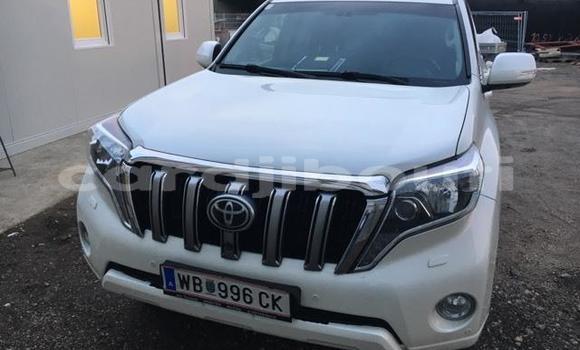 Buy Used Toyota Land Cruiser Green Car in Djibouti in Djibouti Region Buy Used Toyota Land Cruiser Green Car in Djibouti in Djibouti Region