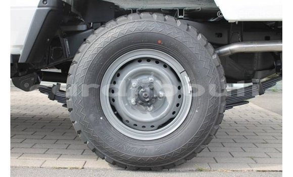Buy Import Toyota Land Cruiser White Car in Import - Dubai in Ali Sabieh Region Buy Import Toyota Land Cruiser White Car in Import - Dubai in Ali Sabieh Region