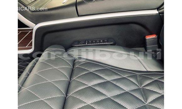 Acheter Import Voiture Toyota Land Cruiser Noir à Import - Dubai, Ali Sabieh Region Acheter Import Voiture Toyota Land Cruiser Noir à Import - Dubai, Ali Sabieh Region