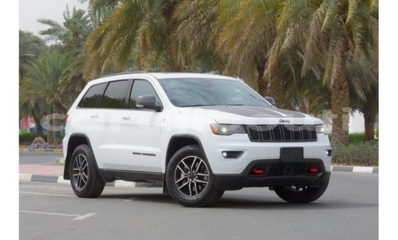Acheter Import Voiture Jeep Grand Cherokee Blanc à Import - Dubai, Ali Sabieh Region