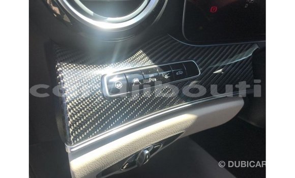 Acheter Import Voiture Mercedes-Benz 190 Autre à Import - Dubai, Ali Sabieh Region Acheter Import Voiture Mercedes-Benz 190 Autre à Import - Dubai, Ali Sabieh Region