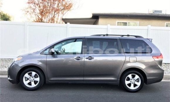 Acheter Import Voiture Toyota Sienna Autre à Djibouti, Djibouti Region Acheter Import Voiture Toyota Sienna Autre à Djibouti, Djibouti Region