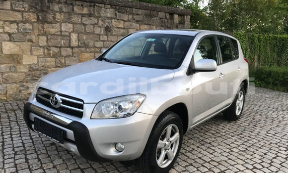 Acheter Import Voiture Toyota RAV4 Gris à Loyada, Arta Region Acheter Import Voiture Toyota RAV4 Gris à Loyada, Arta Region