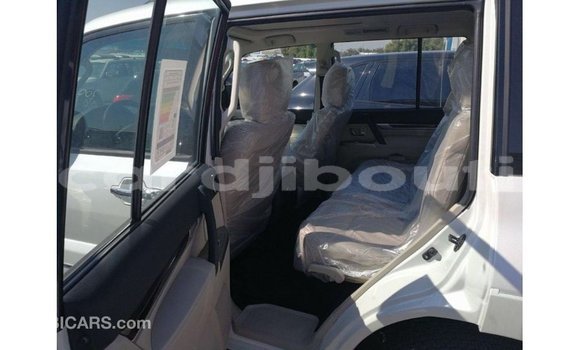 Acheter Import Voiture Mitsubishi Pajero Blanc à Import - Dubai, Ali Sabieh Region Acheter Import Voiture Mitsubishi Pajero Blanc à Import - Dubai, Ali Sabieh Region