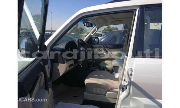 Acheter Import Voiture Mitsubishi Pajero Blanc à Import - Dubai, Ali Sabieh Region Acheter Import Voiture Mitsubishi Pajero Blanc à Import - Dubai, Ali Sabieh Region
