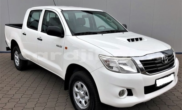 Acheter Import Voiture Toyota Hilux Surf Blanc à Tajurah, Tajurah Acheter Import Voiture Toyota Hilux Surf Blanc à Tajurah, Tajurah