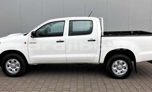 Acheter Import Voiture Toyota Hilux Surf Blanc à Tajurah, Tajurah Acheter Import Voiture Toyota Hilux Surf Blanc à Tajurah, Tajurah