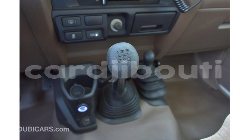 Big with watermark toyota land cruiser ali sabieh region import dubai 3264