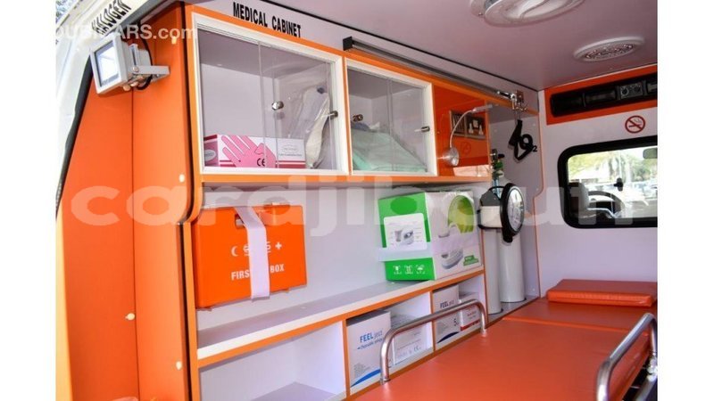 Big with watermark toyota land cruiser ali sabieh region import dubai 3264