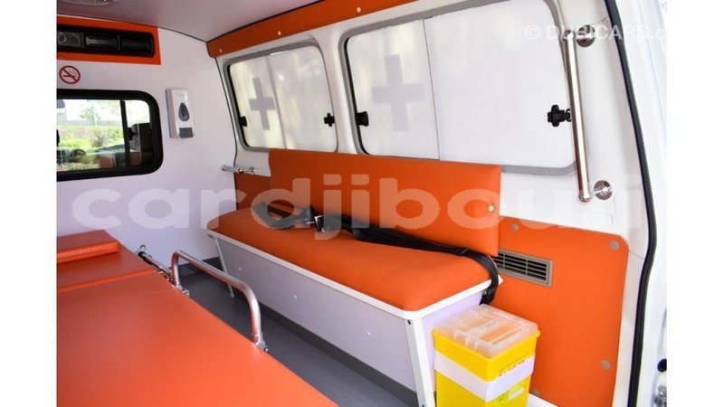 Big with watermark toyota land cruiser ali sabieh region import dubai 3264