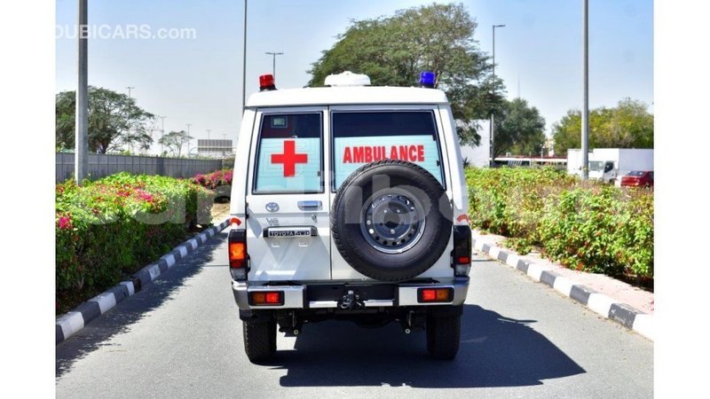 Big with watermark toyota land cruiser ali sabieh region import dubai 3264