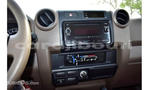 Acheter Import Voiture Toyota Land Cruiser Blanc à Import - Dubai, Ali Sabieh Region Acheter Import Voiture Toyota Land Cruiser Blanc à Import - Dubai, Ali Sabieh Region