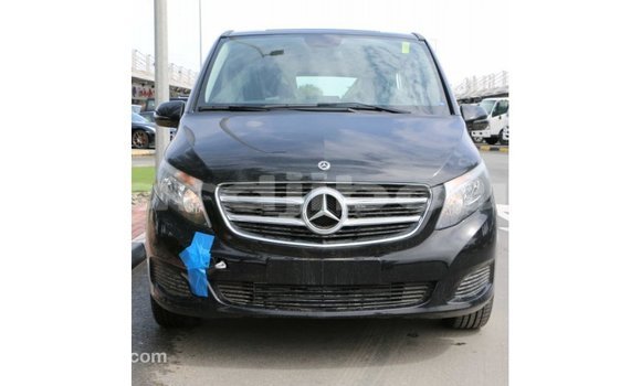 Buy Import Mercedes-Benz 250 Black Car in Import - Dubai in Ali Sabieh Region Buy Import Mercedes-Benz 250 Black Car in Import - Dubai in Ali Sabieh Region