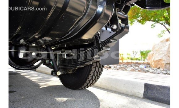 Acheter Import Voiture Toyota Land Cruiser Blanc à Import - Dubai, Ali Sabieh Region Acheter Import Voiture Toyota Land Cruiser Blanc à Import - Dubai, Ali Sabieh Region