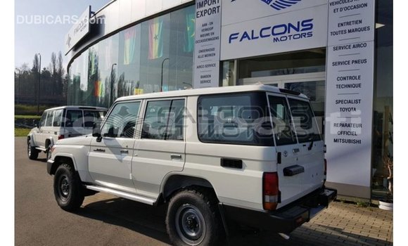 Buy Import Toyota Land Cruiser White Car in Import - Dubai in Ali Sabieh Region Buy Import Toyota Land Cruiser White Car in Import - Dubai in Ali Sabieh Region