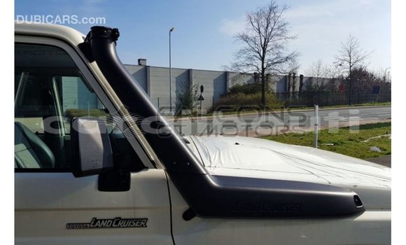 Buy Import Toyota Land Cruiser White Car in Import - Dubai in Ali Sabieh Region Buy Import Toyota Land Cruiser White Car in Import - Dubai in Ali Sabieh Region