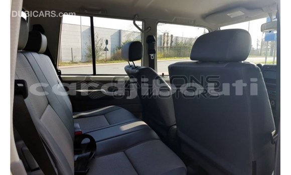 Buy Import Toyota Land Cruiser White Car in Import - Dubai in Ali Sabieh Region Buy Import Toyota Land Cruiser White Car in Import - Dubai in Ali Sabieh Region