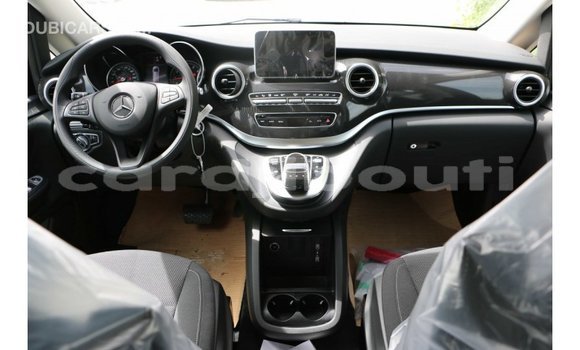 Buy Import Mercedes-Benz 250 Black Car in Import - Dubai in Ali Sabieh Region Buy Import Mercedes-Benz 250 Black Car in Import - Dubai in Ali Sabieh Region