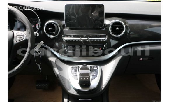 Buy Import Mercedes-Benz 250 Black Car in Import - Dubai in Ali Sabieh Region Buy Import Mercedes-Benz 250 Black Car in Import - Dubai in Ali Sabieh Region