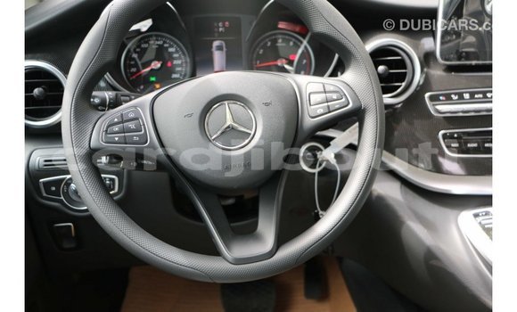 Buy Import Mercedes-Benz 250 Black Car in Import - Dubai in Ali Sabieh Region Buy Import Mercedes-Benz 250 Black Car in Import - Dubai in Ali Sabieh Region