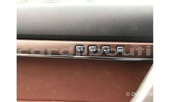 Acheter Import Voiture Toyota Land Cruiser Noir à Import - Dubai, Ali Sabieh Region Acheter Import Voiture Toyota Land Cruiser Noir à Import - Dubai, Ali Sabieh Region