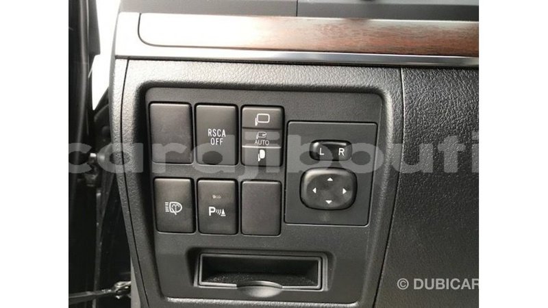 Big with watermark toyota land cruiser ali sabieh region import dubai 3271