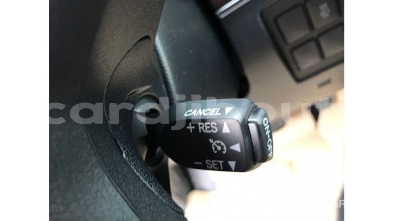 Big with watermark toyota land cruiser ali sabieh region import dubai 3271