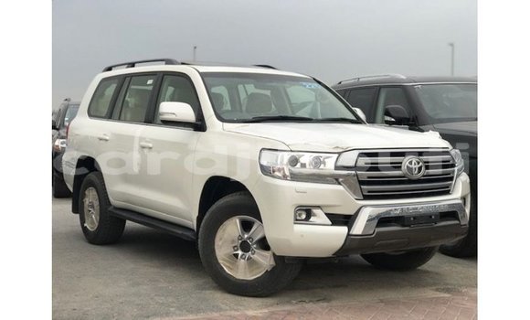 Acheter Import Voiture Toyota Land Cruiser Blanc à Import - Dubai, Ali Sabieh Region Acheter Import Voiture Toyota Land Cruiser Blanc à Import - Dubai, Ali Sabieh Region
