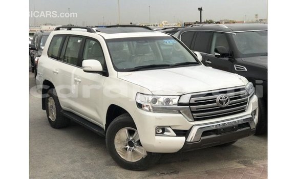 Acheter Import Voiture Toyota Land Cruiser Blanc à Import - Dubai, Ali Sabieh Region Acheter Import Voiture Toyota Land Cruiser Blanc à Import - Dubai, Ali Sabieh Region