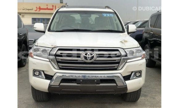 Acheter Import Voiture Toyota Land Cruiser Blanc à Import - Dubai, Ali Sabieh Region Acheter Import Voiture Toyota Land Cruiser Blanc à Import - Dubai, Ali Sabieh Region