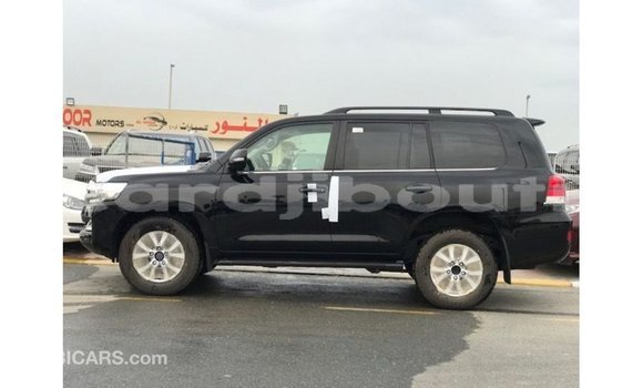 Acheter Import Voiture Toyota Land Cruiser Noir à Import - Dubai, Ali Sabieh Region Acheter Import Voiture Toyota Land Cruiser Noir à Import - Dubai, Ali Sabieh Region