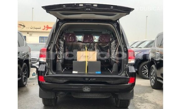 Acheter Import Voiture Toyota Land Cruiser Noir à Import - Dubai, Ali Sabieh Region Acheter Import Voiture Toyota Land Cruiser Noir à Import - Dubai, Ali Sabieh Region