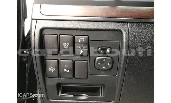 Acheter Import Voiture Toyota Land Cruiser Noir à Import - Dubai, Ali Sabieh Region Acheter Import Voiture Toyota Land Cruiser Noir à Import - Dubai, Ali Sabieh Region