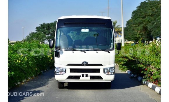 Acheter Import Voiture Toyota Coaster Blanc à Import - Dubai, Ali Sabieh Region Acheter Import Voiture Toyota Coaster Blanc à Import - Dubai, Ali Sabieh Region
