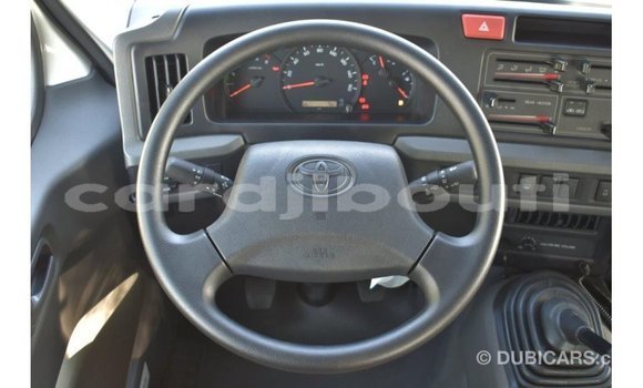 Acheter Import Voiture Toyota Coaster Blanc à Import - Dubai, Ali Sabieh Region Acheter Import Voiture Toyota Coaster Blanc à Import - Dubai, Ali Sabieh Region