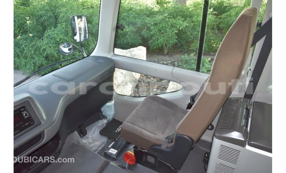 Acheter Import Voiture Toyota Coaster Blanc à Import - Dubai, Ali Sabieh Region Acheter Import Voiture Toyota Coaster Blanc à Import - Dubai, Ali Sabieh Region