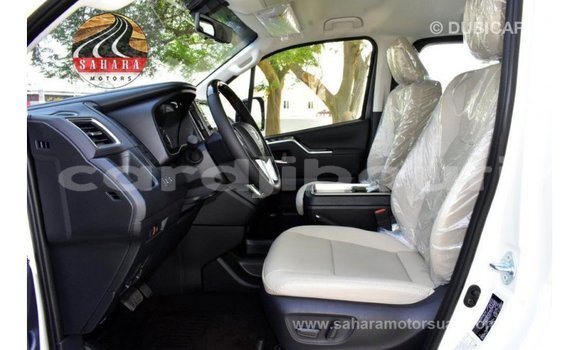 Acheter Import Voiture Toyota Granvia Blanc à Import - Dubai, Ali Sabieh Region Acheter Import Voiture Toyota Granvia Blanc à Import - Dubai, Ali Sabieh Region