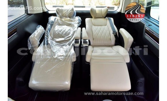 Acheter Import Voiture Toyota Granvia Blanc à Import - Dubai, Ali Sabieh Region Acheter Import Voiture Toyota Granvia Blanc à Import - Dubai, Ali Sabieh Region